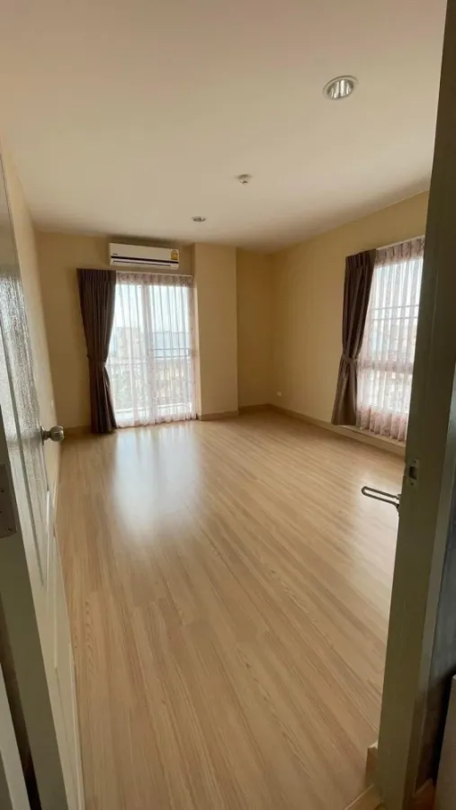 Sell The Kith Tiwanon, 2 bedrooms, spacious room, corner room, good view, beautiful condition, inviting, buy it, you will not be disappointed.