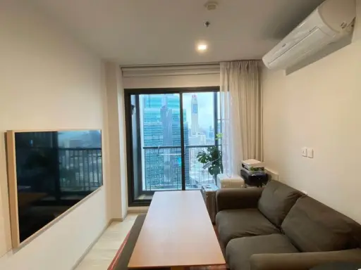 For rent: Life One Wireless, corner room, privacy, 37th floor, high view, all in one place. Book now.