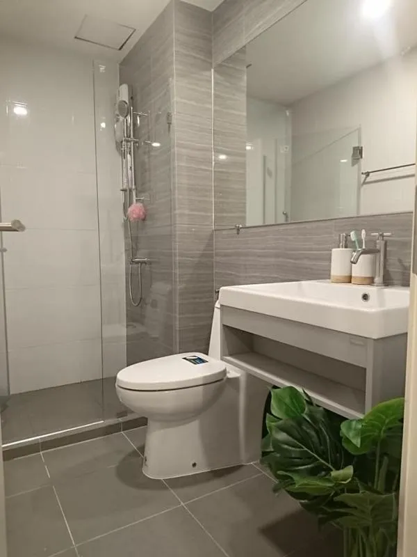 Wow for rent Knightsbridge Phaholyothin Interchange. Decorated with marble and fully furnished.
