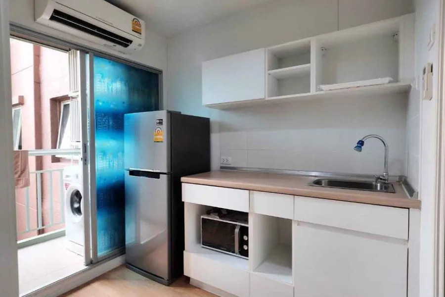 For rent: Lumpini Place Srinakarin-Hua Mak Station, fully furnished, ready to move in, real wood furniture, durable, easy to maintain