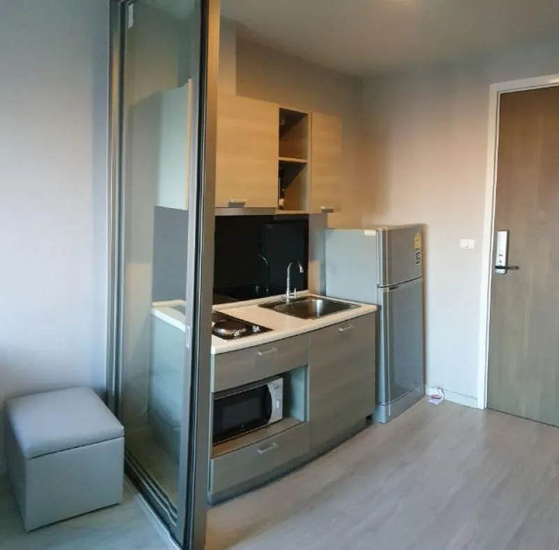 Condo for sale, The Privacy Ratchada Sutthisan, fully furnished. Outside view, no building to block, convenient to travel, near MRT.