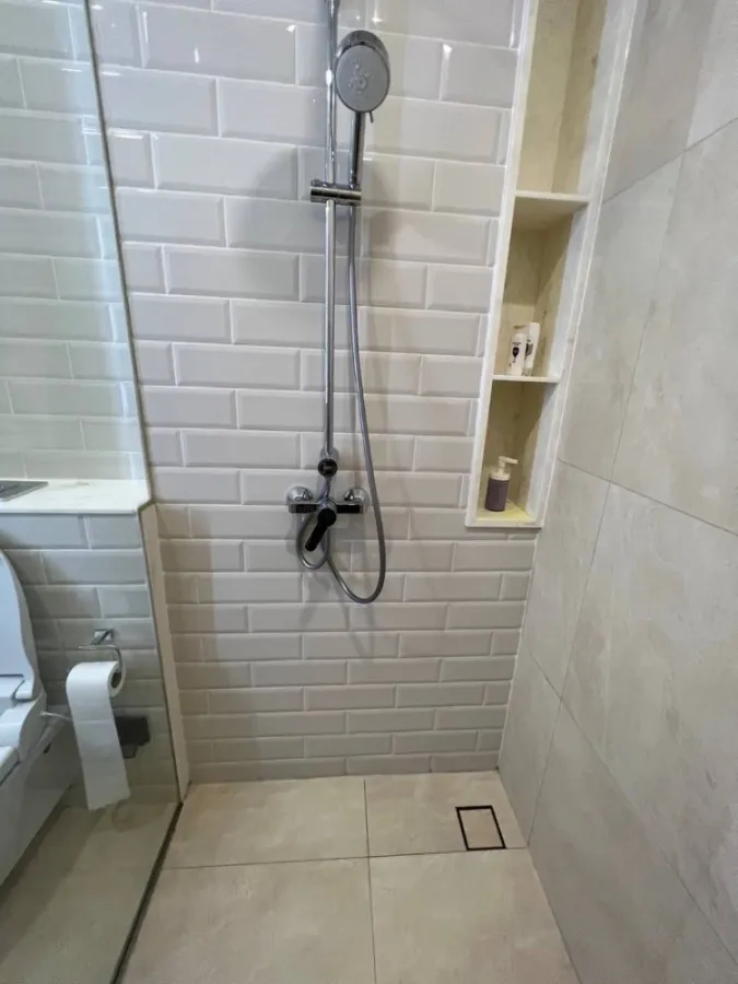 For rent!! Condo Siamese Exclusive Sukhumvit 42, beautiful room, good location, convenient travel, near BTS Ekkamai. Book now!!