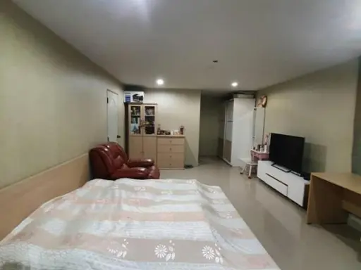 Sell Regent Home 5 Ratchada 19, spacious room, comfortable, garden view, can carry clothes and move in, hurry up, don't wait