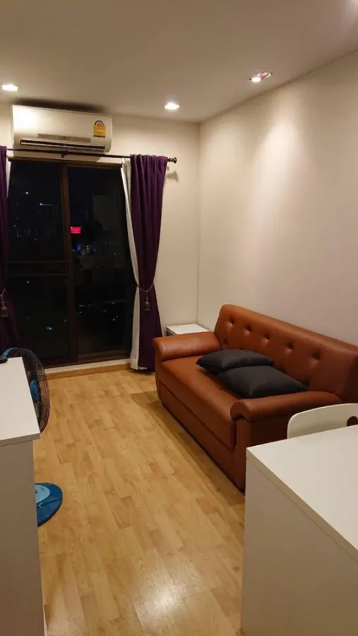 Condo for rent: Casa Condo-Asoke Dindaeng, spacious room, fully furnished, beautiful decoration, very good view. If interested, hurry before you miss it.