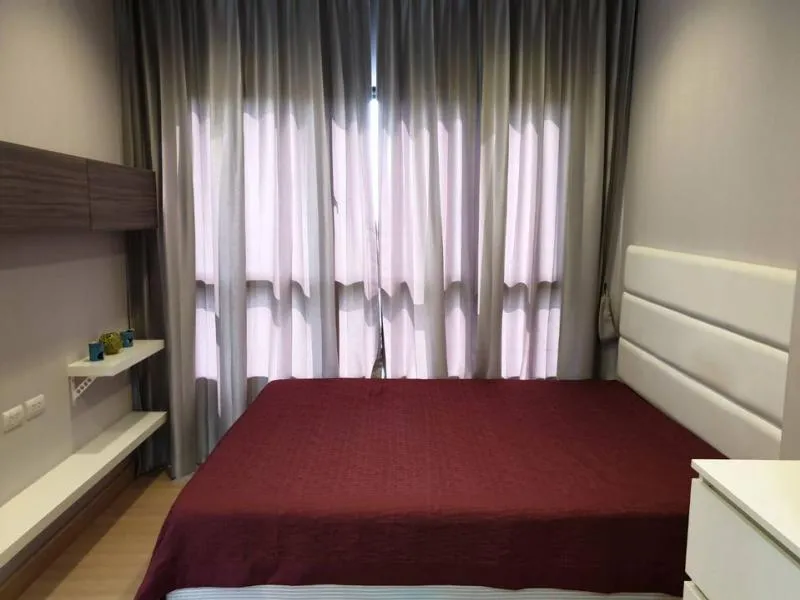 For sale urbano absolute sathon-taksin Beautifully decorated room, simple, white tone, high floor, river view, south, fully furnished.