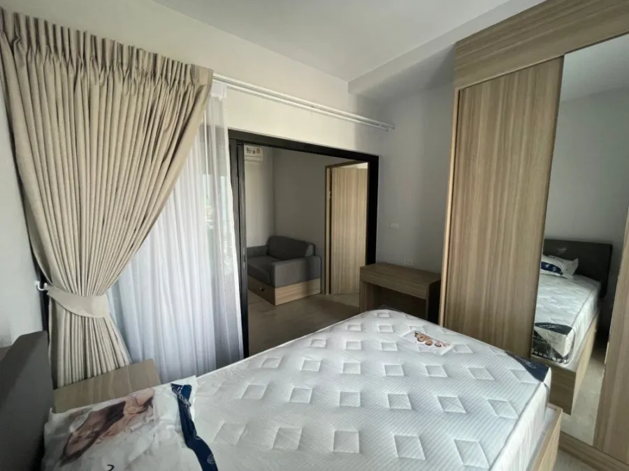 For rent: Altitude Unicorn Sathorn - Tha Phra, 2 bedrooms, 15th floor, spacious room, fully furnished, comfortable to live in. If interested, hurry an