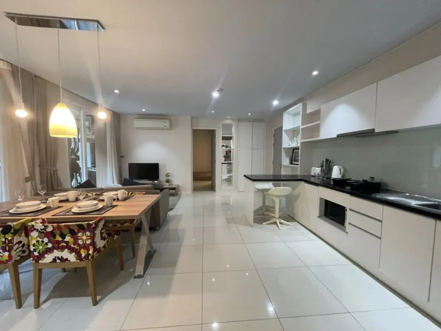 For rent: Atlantis Condo Resort Pattaya (Jomtien), 2 large bedrooms, swimming pool view, very chill, must be arranged.