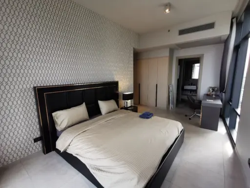 ให้เช่า The Lofts Asoke ห้องกว้างพื้นที่ใช้สอยเยอะ มาพร้อมเฟอร์ครบครัน ติดวอลเปเปอร์ลายสวย จองด่วน images