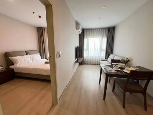 Condo for rent at Life Rama 4 - Asoke. Nice unit, fully furnished with appliances. Amazing price! Book today! Don't miss out!