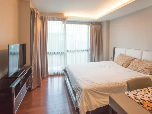 For sale: The Address Sukhumvit 61, 2nd floor, beautiful room, spacious, comfortable living, if interested in owning, hurry and reserve now!