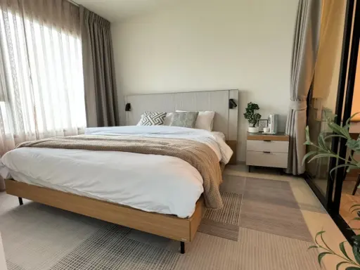 Condo for rent, Life Asoke, good location, convenient transportation, complete facilities, do not miss it.