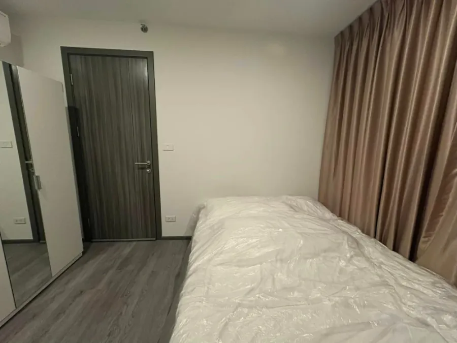 Selling THE ORIGIN SUKHUMVIT SAILUAT E22 STATION, 5th floor, corner unit, view of Pak Nam and Sai Luat Road. Spacious and very comfortable.