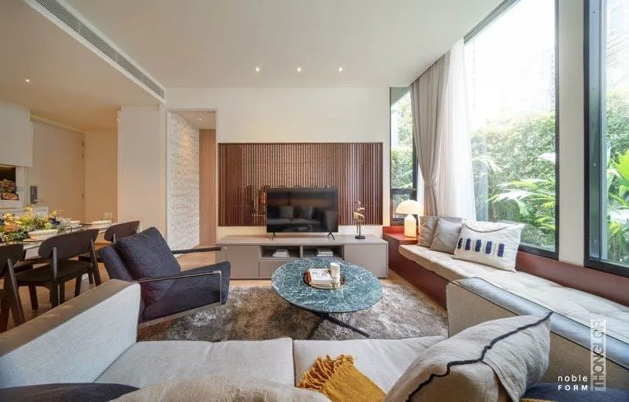 Down payment for sale, Noble Form Thonglor, 37th floor, spacious room, extremely luxurious, well furnished, hurry and reserve now.
