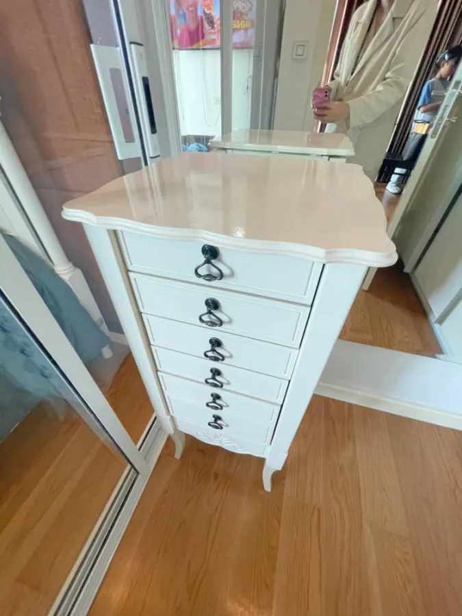 For rent: CondoLette Ize Ratchatewi, big screen TV, watch movies to your heart's content, fully furnished. You can reserve first, get it first.