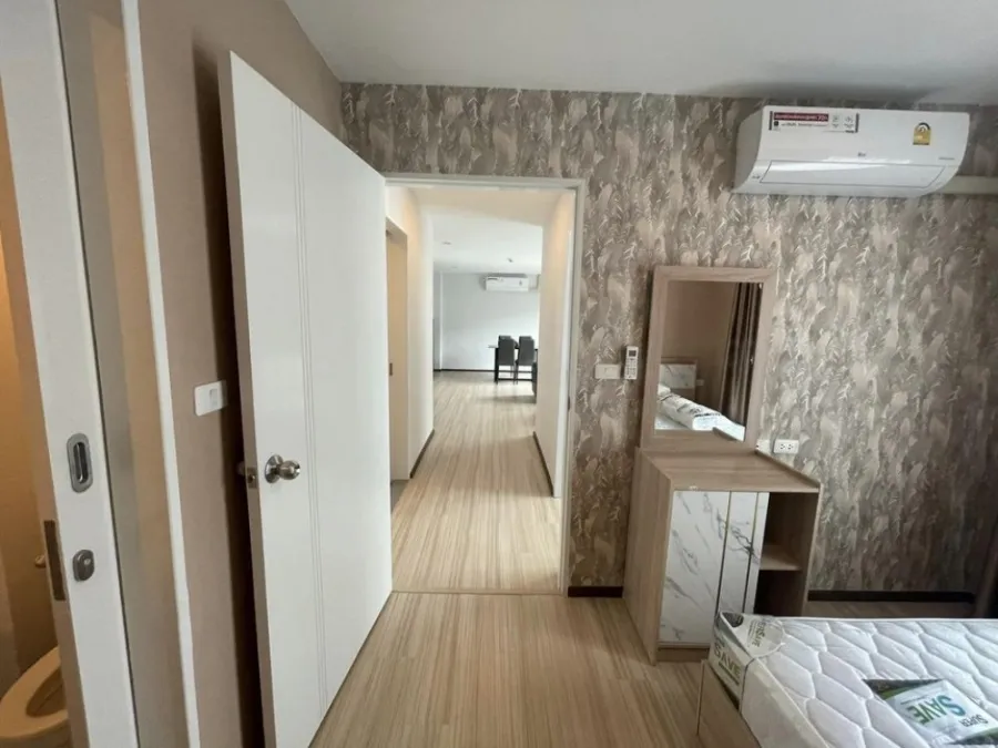 Sell / rent Fresh Condo, 2 bedrooms, 2 bathrooms, very spacious room, super big sofa Fully furnished. Don't miss it. Book now.