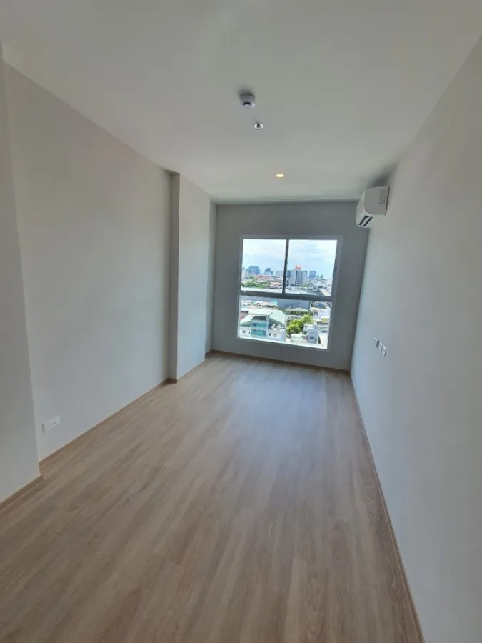 Selling a reservation slip for Lumpini Ville Charan-Fai Chai, 16th floor. Good project, nice location. If interested, hurry and reserve now. Don't mis