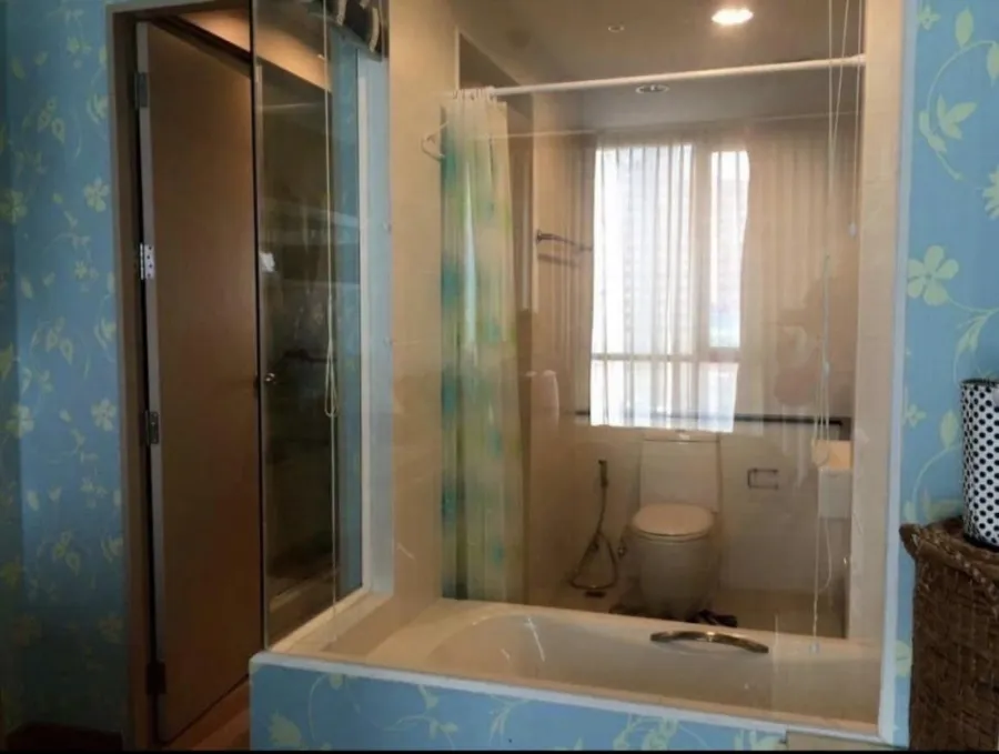 For rent, Ideo Condo Ratchada Huai Khwang, furniture is ready to move in. get the right height The room is very spacious. Must reserve.