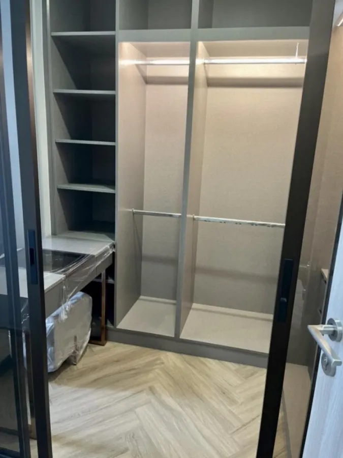 Urgent sale!! Condo Chapter Thonglor 25, 4th floor, corner room, swimming pool view, fully furnished, move in with your bags, don't miss out!!