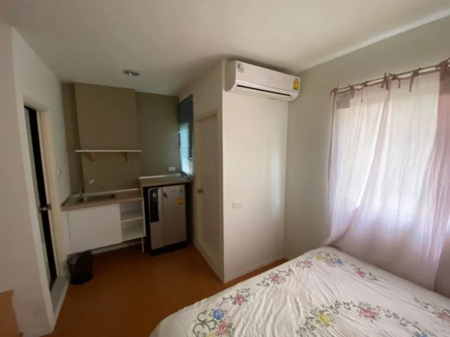 For rent, Lumpini Township, Rangsit, Khlong 1, high ceiling, airy room, comfortable furniture, complete electrical appliances, urgently