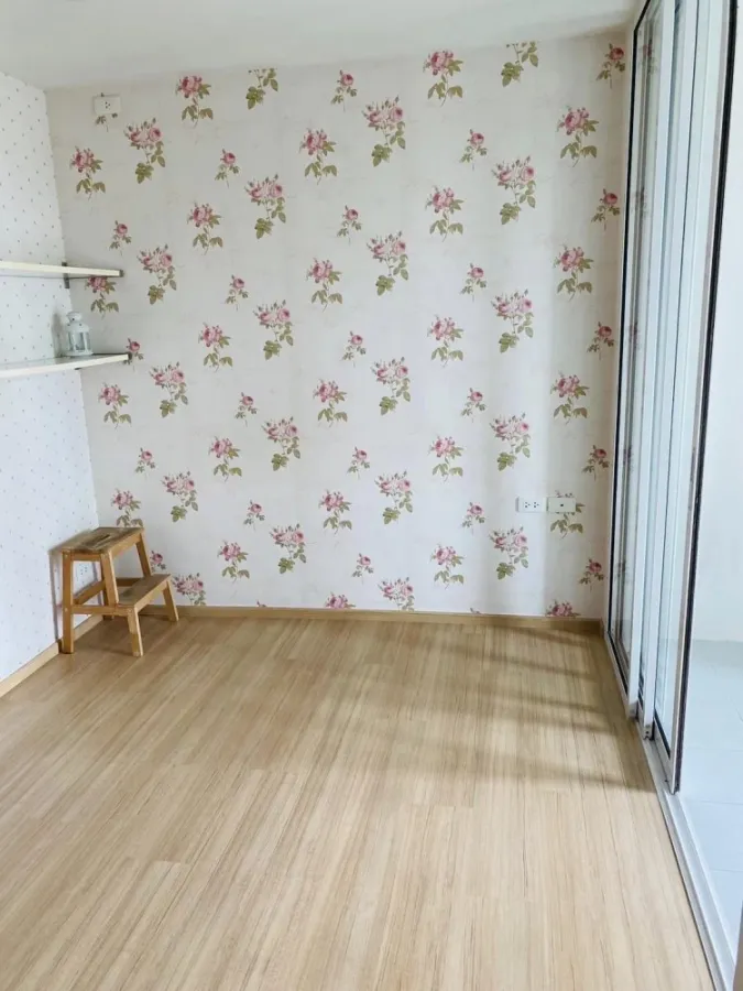 For sale The Base Changwattana ชั้น 11 วิวรถไฟฟ้า ไม่ติดกับห้องใคร เป็นส่วนตัว ราคาดี อย่าพลาด