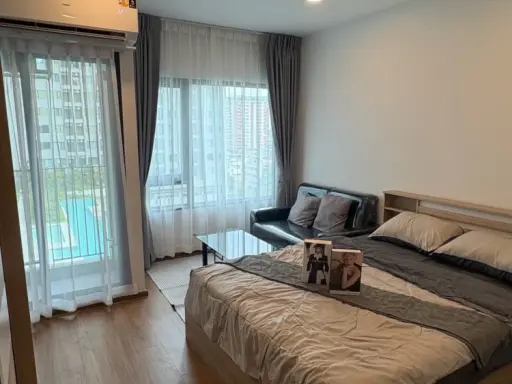 For rent: The Livin Ramkhamhaeng, 10th floor, fully furnished, very livable. Book now! (Urgent!)