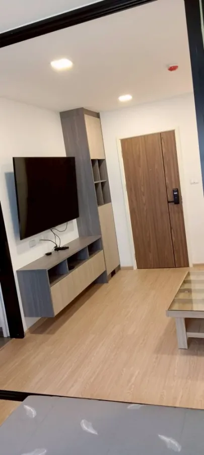 For rent: The One Plus Grand Ramkhamhaeng. Ready to move in, fully furnished, low floor, easy access. Book now!