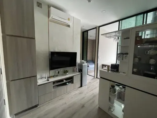Sale/Rent Knightsbridge Collage Ramkhamhaeng, ready to move in. complete electrical appliances wallpaper decorate the whole room