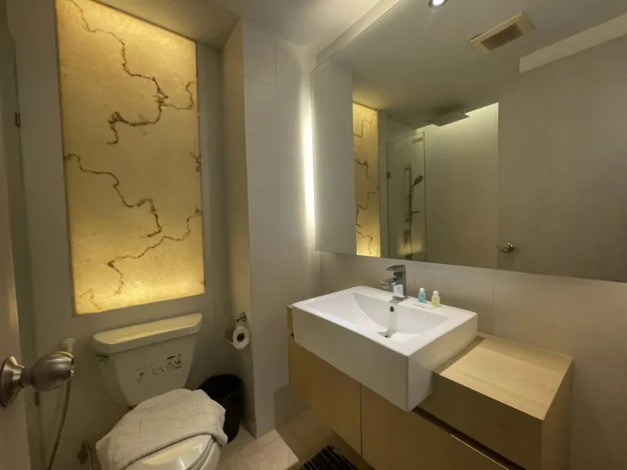 For rent: Atlantis Condo Resort Pattaya (Jomtien), 2 large bedrooms, swimming pool view, very chill, must be arranged.