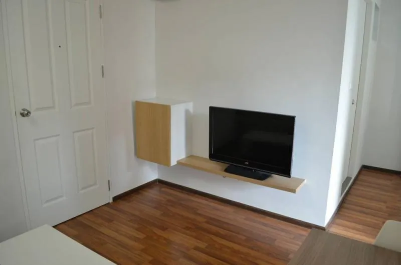 For rent, U @ Huamak Station, beautiful room, fully furnished, super easy to travel, don't wait, hurry and book now.