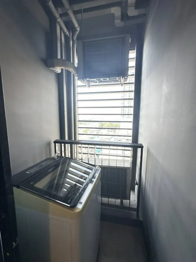 For rent: The Editor, 10th floor, fully furnished with all appliances. No noise from the BTS train. Book now!