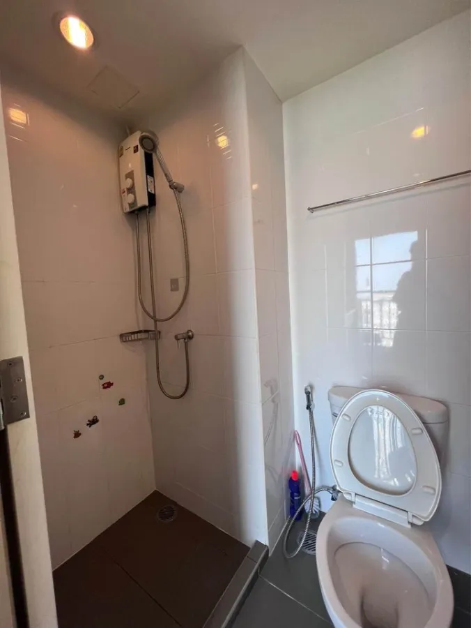For rent: Lumpini Park Rattanathibet - Ngamwongwan, separate room, complete with electrical appliances. Don't miss it.