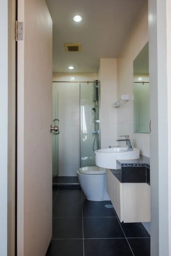 Sale/Rent Le Rich @ Aree station, fully furnished and electrical appliances. Can't reserve anymore !!