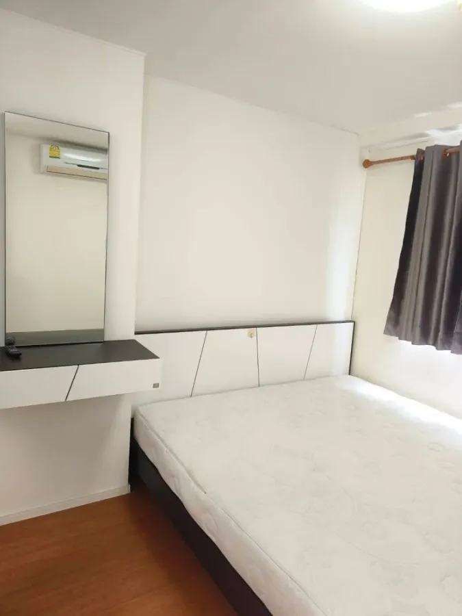 For rent: Lumpini Chonburi condo, ready to move in, separate room, comes with an outside balcony. Don't miss out, book now!