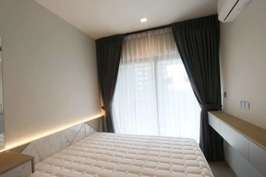 For rent: Life Asoke-Rama 9, 1 bedroom, 1 bathroom, decorated in a theme, comes with complete furniture and amenities. Reserve now!