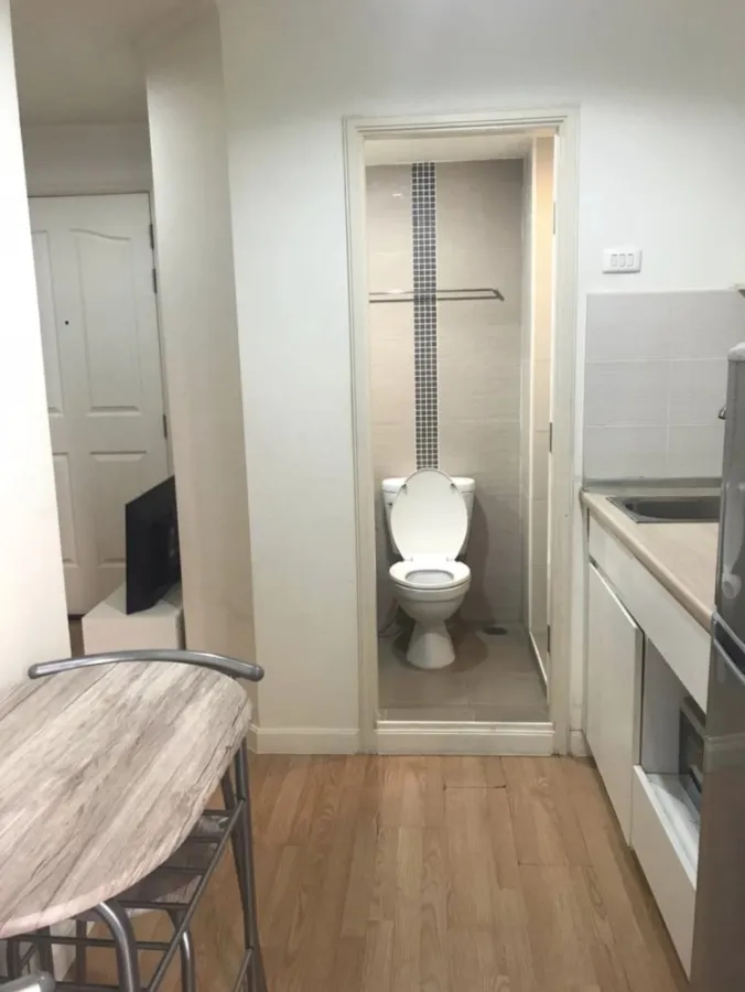 For sale or rent: Lumpini Ville Chaengwattana-Pak Kret, Building A, 16th floor. If interested in owning it, hurry up and reserve it. Don't wait.