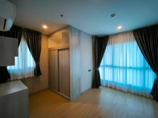 Selling Lumpini Suite Dindaeng-Ratchaprarop, 2 bedrooms. Excellent location, convenient transportation. Don't miss out!