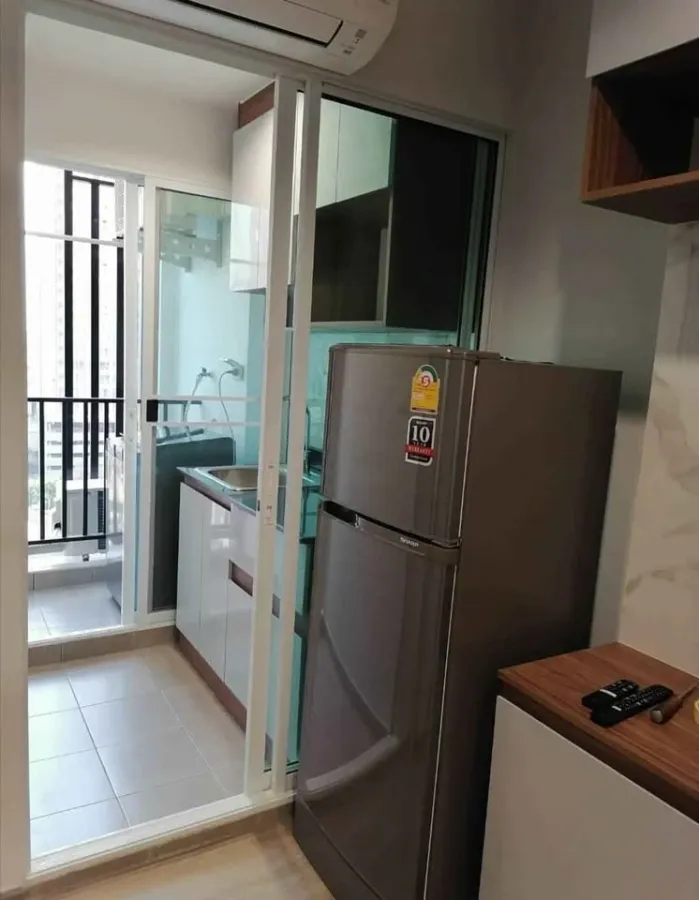 For rent: Regent Home Bangson Phase 2. Unobstructed view, built-in furniture, partitioned rooms, view of the BTS Skytrain. Book now!
