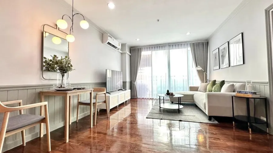 For rent, Silom Grand Terrace, 19th floor, city view, decorated in modern, minimal style, beautiful like this, do not miss a reservation.