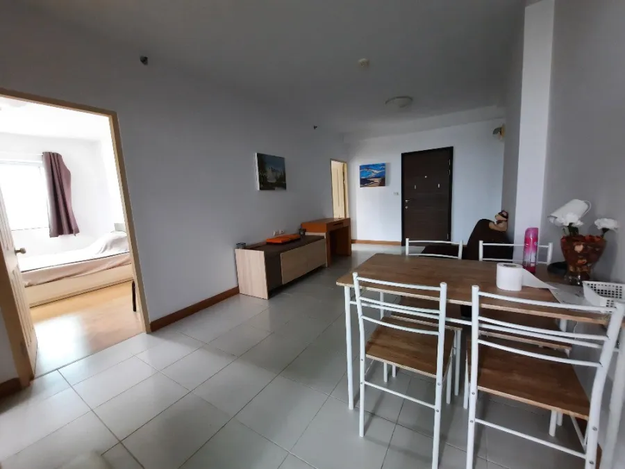 For rent!! Condo Supalai Park Asoke-Ratchada, corner room, complete with furniture + electrical appliances. Hurry and reserve now!!