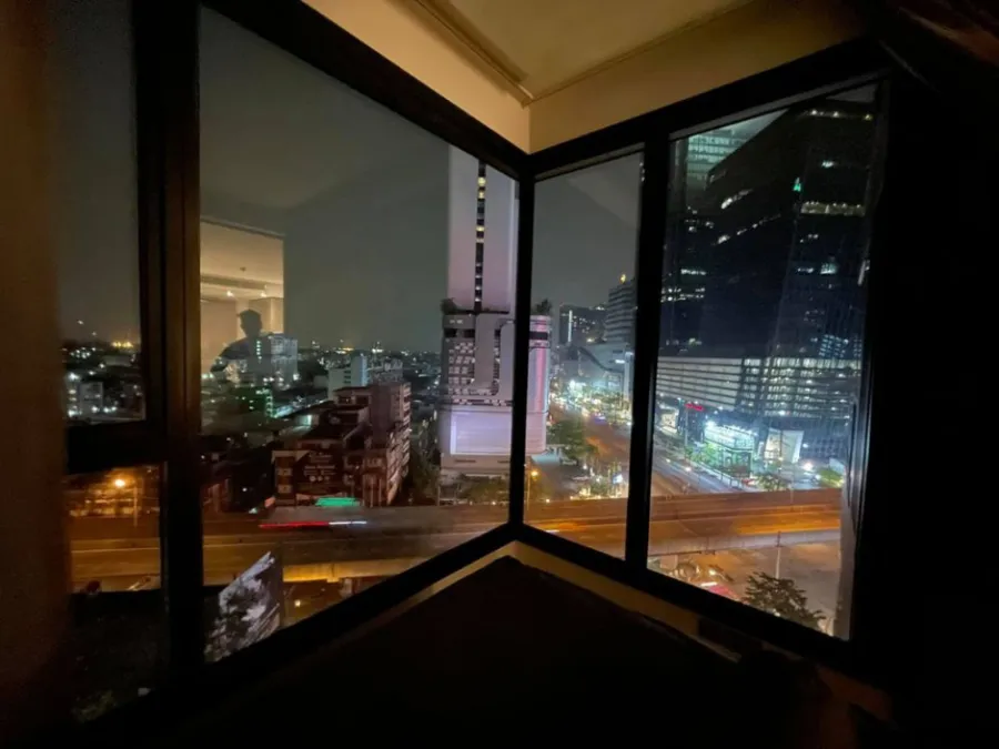 Urgent for rent !! Condo Ashton Asoke-Rama 9, corner room in the center of Fortune intersection, book now !!