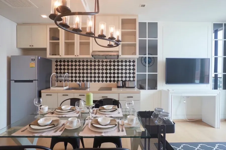 For sale: NOBLE REFINE, 10th floor room, built-in decoration, looks good and stylish, Fully Furnished, ready to move in.
