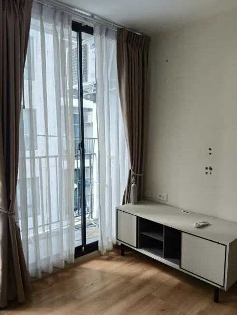 Modern Condo Charan 79 for rent. Corner unit offering privacy. Fully furnished. Just bring your bags and move in!