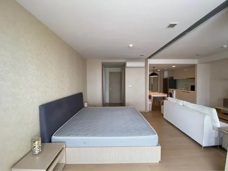 Condo LIV@49 for rent, white-toned room, clean and comfortable to the eyes, very spacious room, large-screen TV, can watch movies to your heart's cont