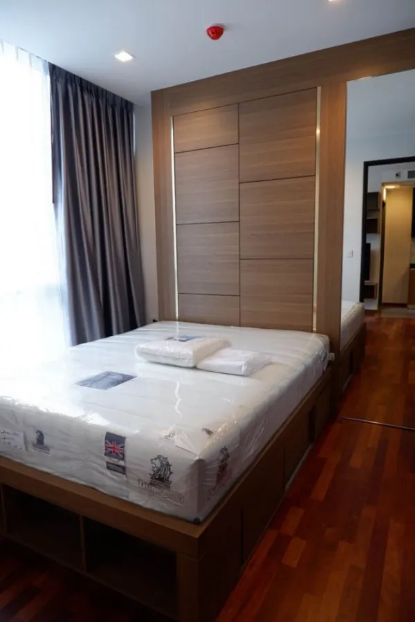 Wish Signature Midtown Siam for rent, a room with a private elevator, built in furniture, complete the whole room, book now