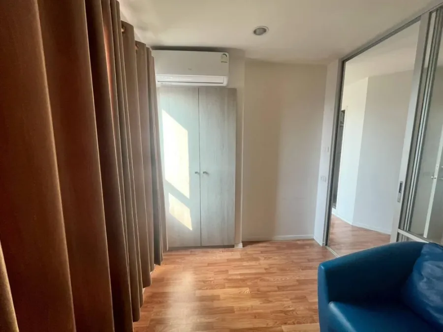 For sale or rent: Lumpini Park Phetkasem 98, 5th floor unit, great location, complete amenities. Don't miss out!
