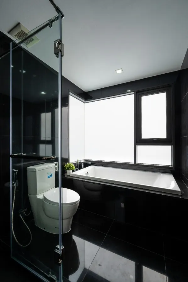 For sale: Rhythm Sukhumvit 36-38, high floor, corner room, city view, beautiful room, fully furnished, ready to move in, reserve now, don't wait.