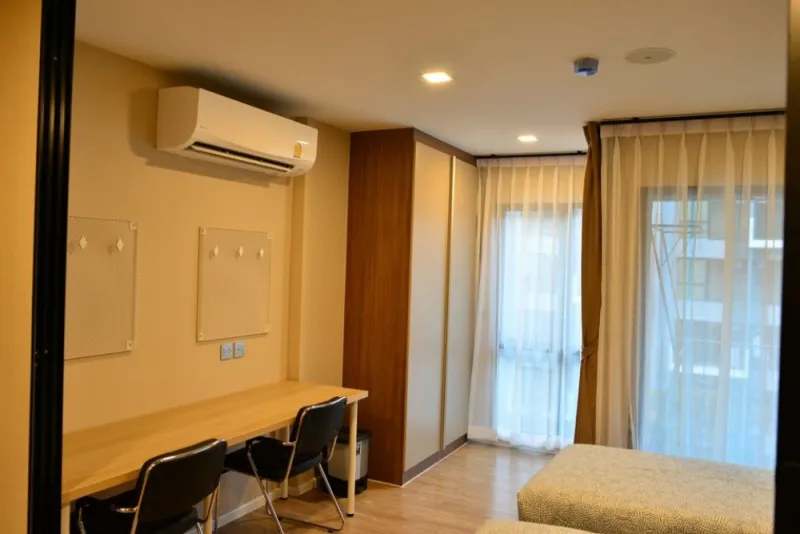 ห้องดี น่าอยู่มาแล้วจ้า ให้เช่า Kave Town Space ติดวอลทั้งห้อง ได้วิวสระสวยๆ ให้ไว จองก่อนได้จ้า