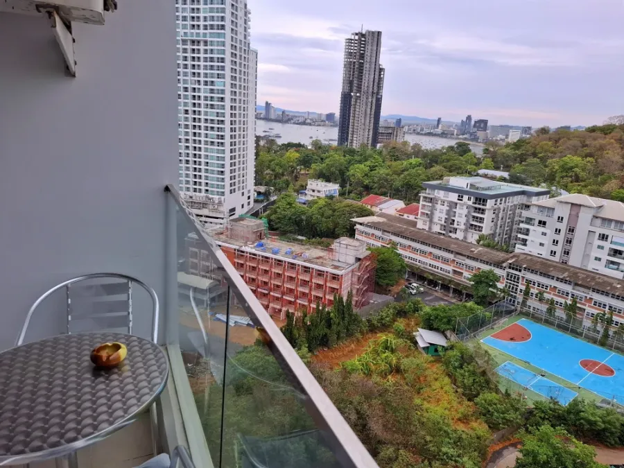 For sale or rent: The Cliff (South Pattaya) on Pratumnak Hill, Pattaya. Fully furnished room with beautiful sea view. Reserve now!