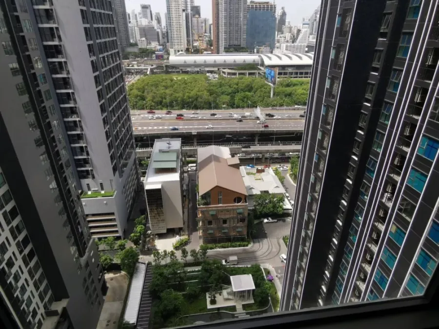 Condo for sale, for rent, Life Asoke-Rama 9, high floor, privacy, very beautiful room, don't miss it.
