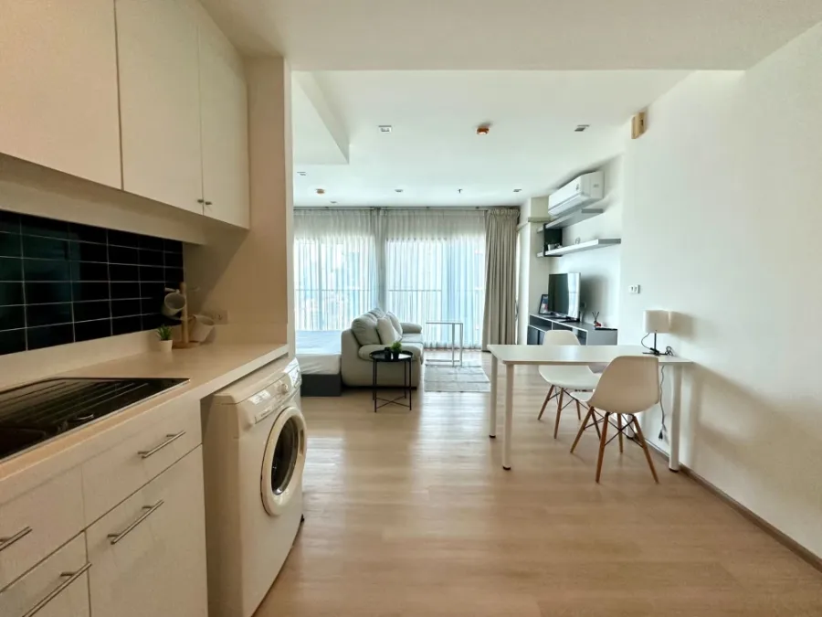 For rent!! Condo Noble Remix Sukhumvit 36, good location condo, ready to move in, convenient transportation, don't miss it!!